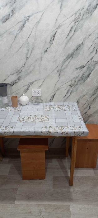 Продам стол кухонный