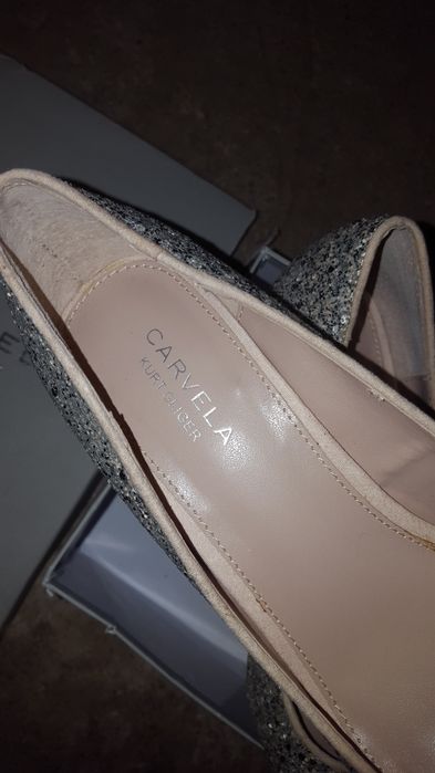 Pantofi glitter aurii CARVELA