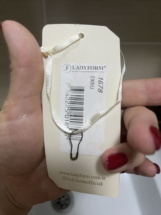 Продам платье красивое белое