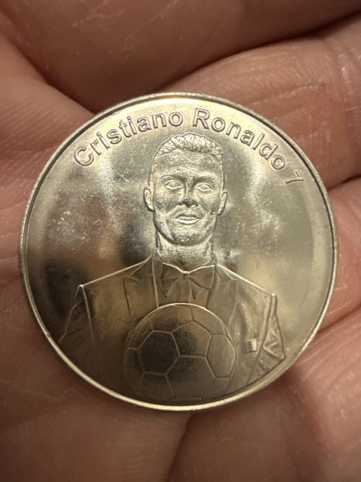 CR7  монета от музея на Роналдо.