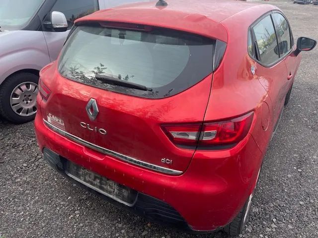 Dezmembrez Renault Clio 4 2013 1.5 DCI 75 cp