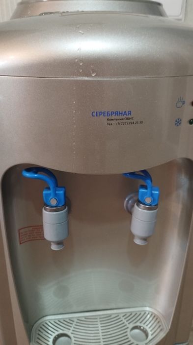 Куллер для воды.