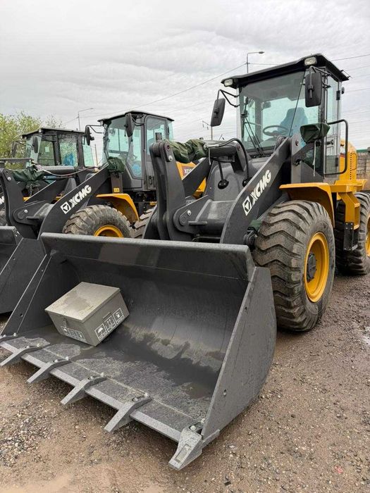 Фронтальный погрузчик XCMG LW300FN