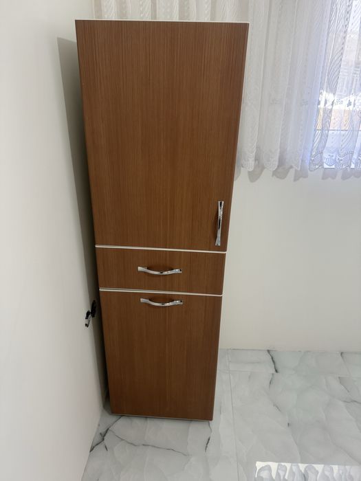 Огледало и шкаф за баня