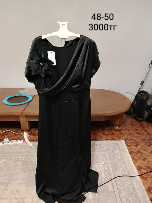 Продам платье женское