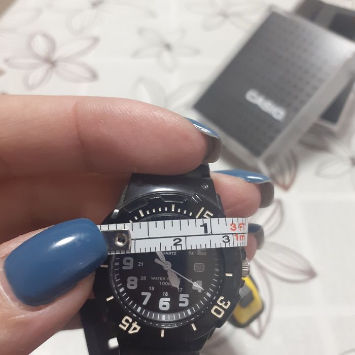 Часовник CASIO -черен