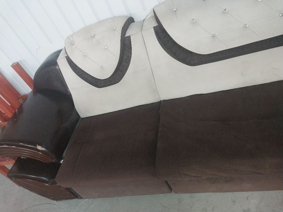 Продается диван.