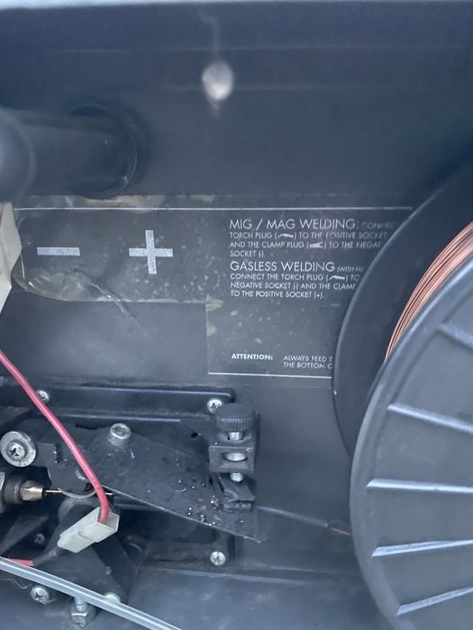 Телоподаващ електрожен заваръчен апарат