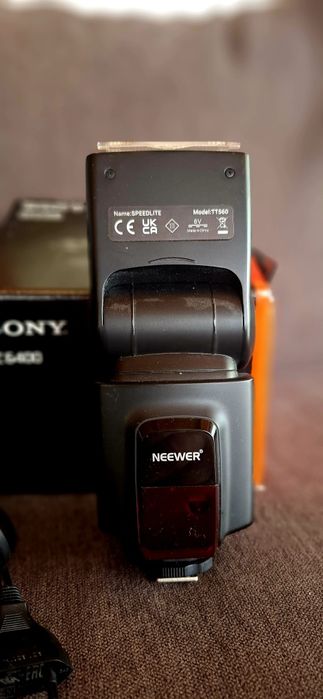 A6400 +50мм 1,8G,светкавица подарък ,чанта,2батерии,зарядно