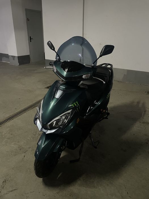 Продам скутер M8