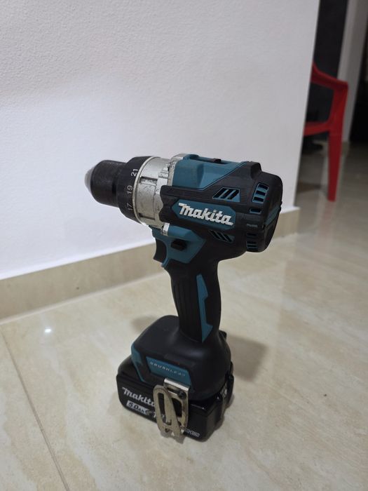 Autofiletanta masina de însurubat Makita DDF 486