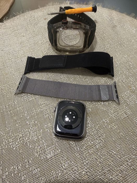 Apple Watch Series 8 45mm LTE Milanese loop