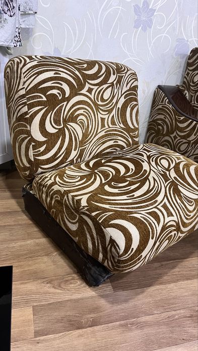 Диван и кресла. Алмалык