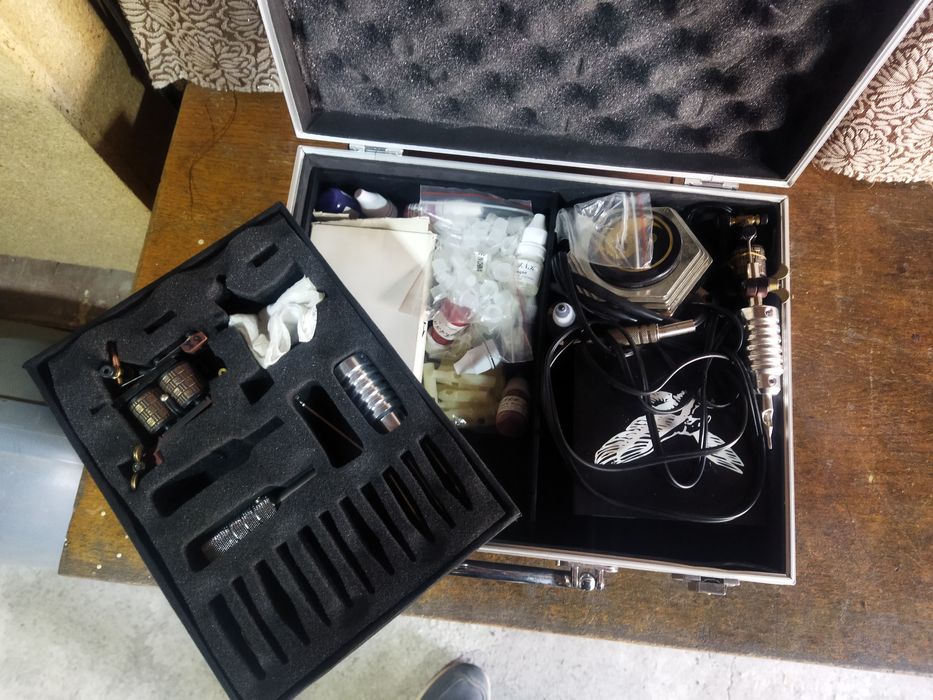 Продаю тату машинку полный комплект