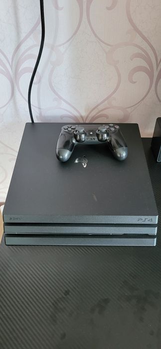 Продам Sony Ps 4 Pro.