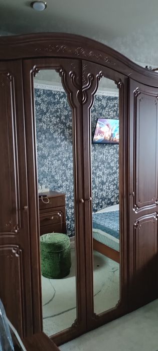 Продается спальный гарнитур