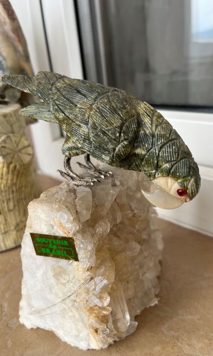 Вази, сувенури , гривни - дърво лот за 37 лв. Фигури от порцелан