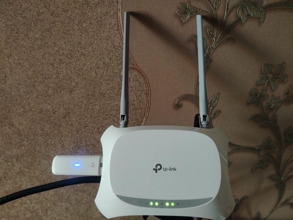 4g WiFi router. Ishlashi a'lo darajada.