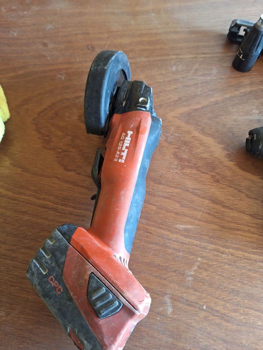 Hilti de vanzare