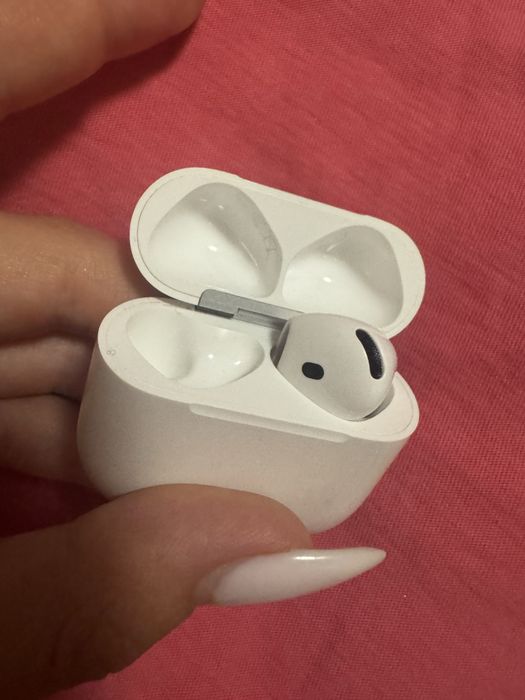 Vand caseta (dock) airpods 4 ANC  + casca dreapta
