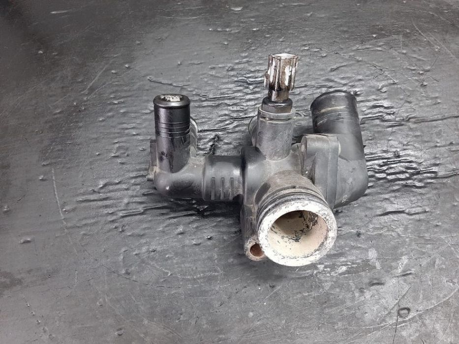 carcasa termostat  ford transit 363  2.2 tdci cyf5 euro 5 bk2q-8594-aa