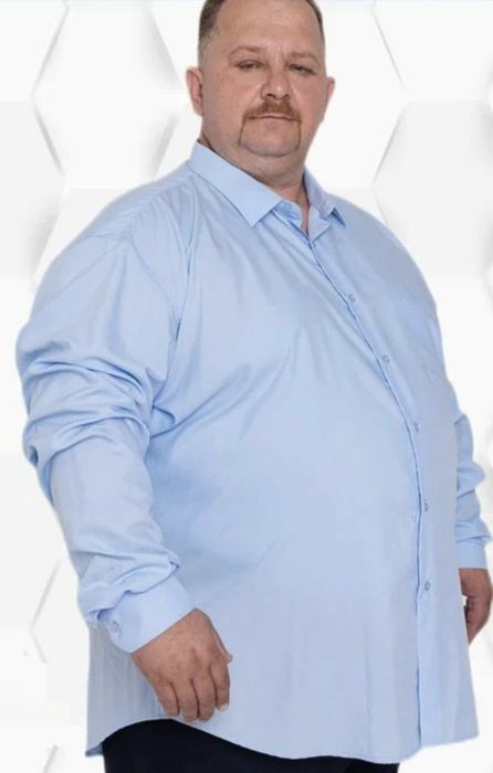 Рубашка голубая.