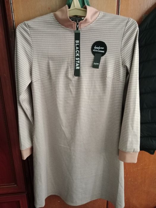 Платье новое,до колен