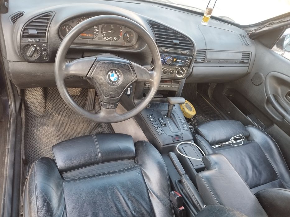 Бмв е36 1996 год 2,5 японец