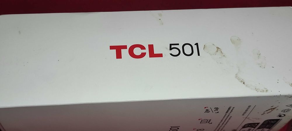 3 telefoane mobile sigilaste in cutie 2 x TCL 501 1 X MAXICOM COMFORT MM 428BB