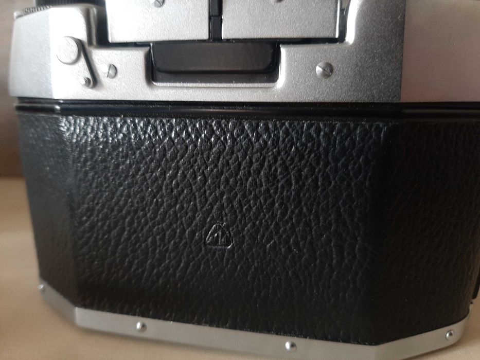 фотоапарат EXA 1a + Carl Zeiss Jena Tessar 2.8/50 – като нов!