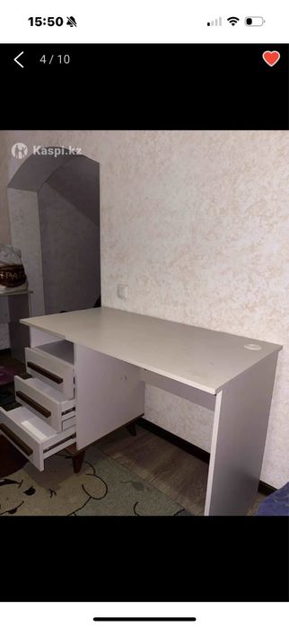 *Продам 2 письменных стола*