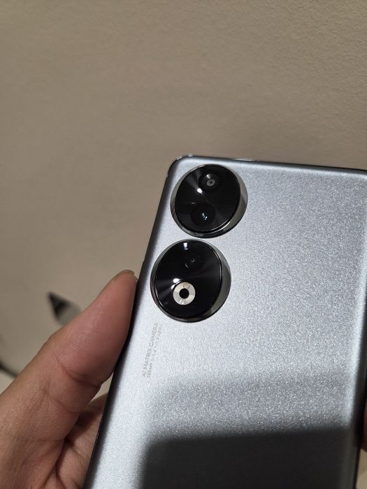 Honor 90, 12/512 GB.