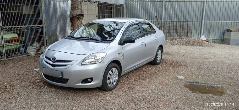 Toyota Yaris. Тойота Ярис.