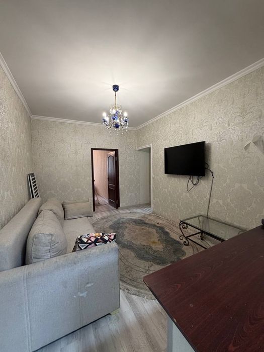 Продам чиланзар 2.  Двух комнатная.  163 школа