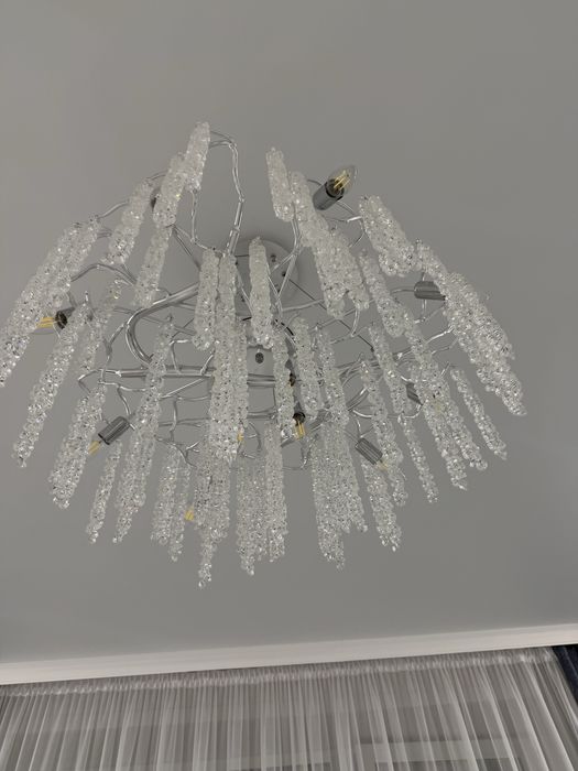 Продам люстру в идеальном состоянии