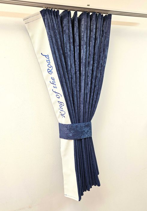 Пердета за камиони СИНИ бродирани комплект кукички тип холандско чело