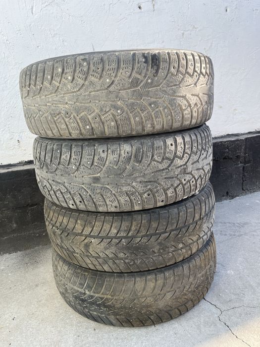 Продам Комплект Зимних Покрышек