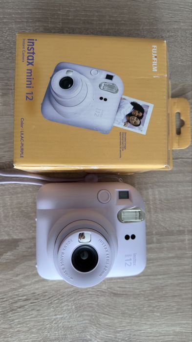 Продам instax mini 12