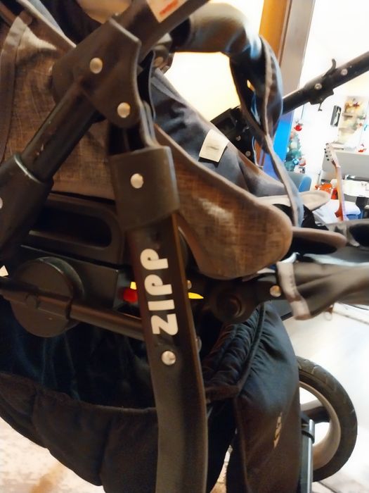 Комбинирана бебешка количка 380 лв