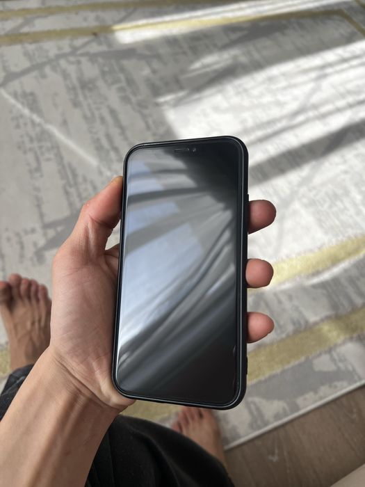 Продам Iphone  XR  в отличном состоянии
