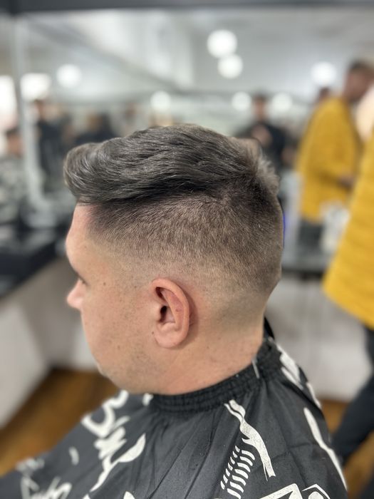 Nu mai pierde timp!  Tuns la domiciliu in Brasov Fade/ Clasic