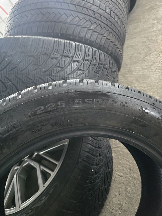 1 Брой Гума 225/55/17 Dunlop 6,8mm 22dot