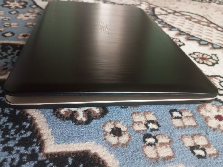 Kompyuter noutbuk Asus