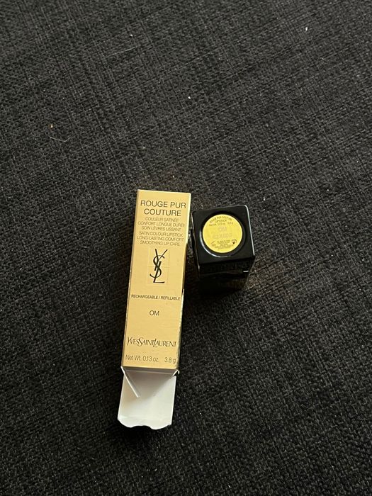 YSL червило червено