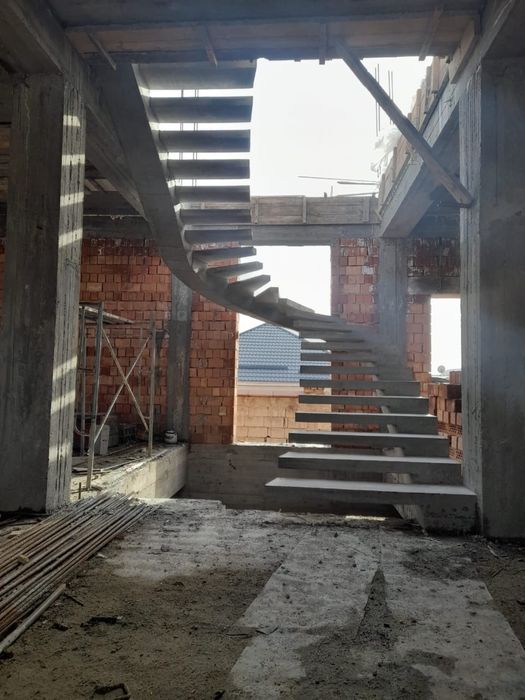 Монолитные лестницы, бетонные лестницы