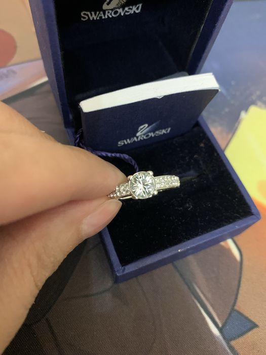 Продам кольцо Swarovski