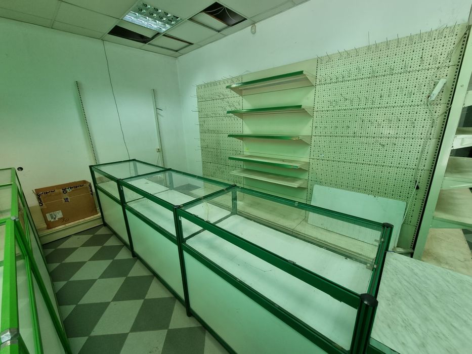 Краестени и островни стилажи