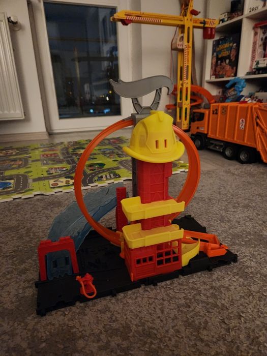 Statie pompieri Hot Wheels