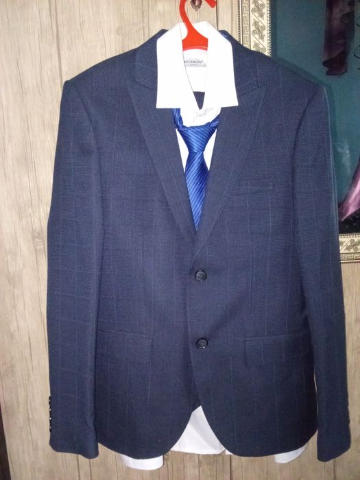 Kastim shim sotiladi narxi 400 ming sum yanayam kelishamiz telefonda.