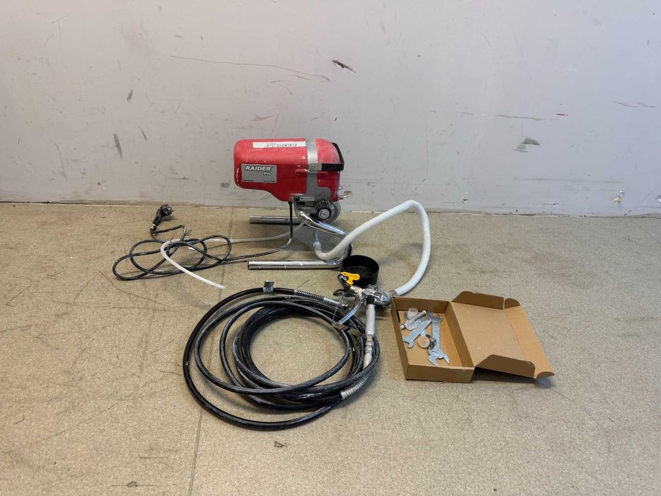 074204	Машина за безвъздушно боядисване 1200W 207bar RDP-HPAS01